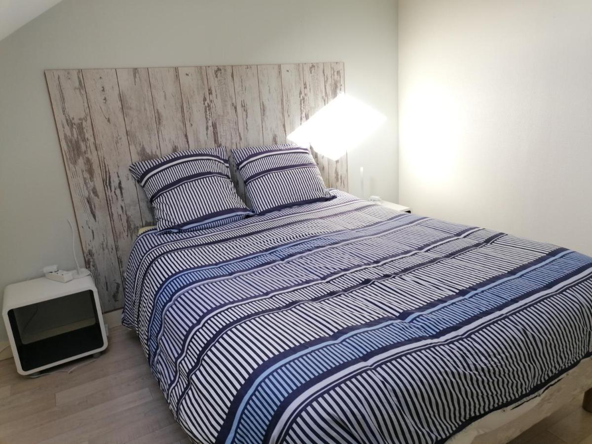 Appartement Climatise Avec Parking Prive A Doue La Fontaine Bagian luar foto
